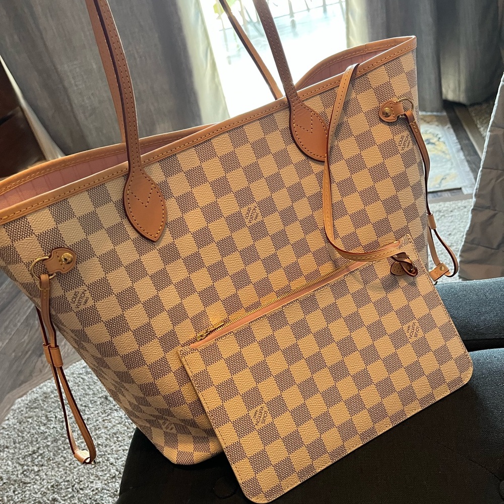 Louis Vuitton Neverfull MM - Picture 2 of 16